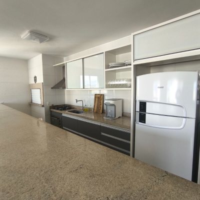 Apartamentos com 61m², 2 quartos, 1 garagem, no bairro Barreiros em São José