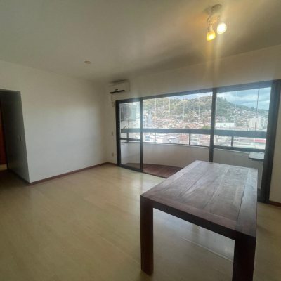 Apartamentos com 78m², 2 quartos, 1 suíte, 1 garagem, no bairro Centro em Florianópolis