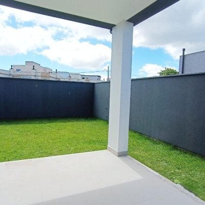 Casa Residencial com 140m², 3 quartos, 1 suíte, 2 garagens, no bairro Campeche em Florianópolis