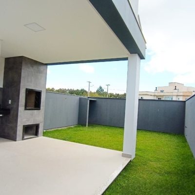 Casa Residencial com 140m², 3 quartos, 1 suíte, 2 garagens, no bairro Campeche em Florianópolis