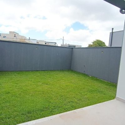 Casa Residencial com 140m², 3 quartos, 1 suíte, 2 garagens, no bairro Campeche em Florianópolis