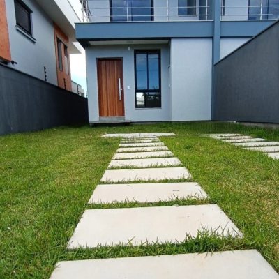 Casa Residencial com 140m², 3 quartos, 1 suíte, 2 garagens, no bairro Campeche em Florianópolis