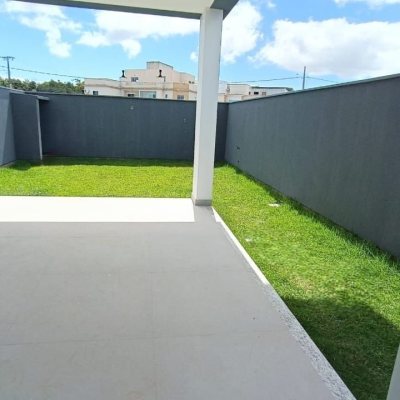 Casa Residencial com 140m², 3 quartos, 1 suíte, 2 garagens, no bairro Campeche em Florianópolis