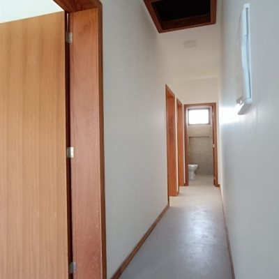 Casa Residencial com 140m², 3 quartos, 1 suíte, 2 garagens, no bairro Campeche em Florianópolis