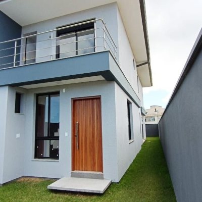 Casa Residencial com 140m², 3 quartos, 1 suíte, 2 garagens, no bairro Campeche em Florianópolis