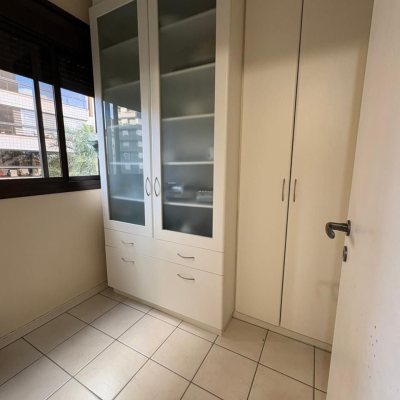 Apartamentos com 139m², 4 quartos, 1 suíte, 2 garagens, no bairro Centro em Florianópolis