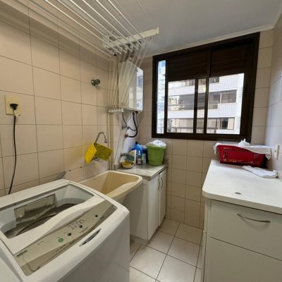 Apartamentos com 139m², 4 quartos, 1 suíte, 2 garagens, no bairro Centro em Florianópolis
