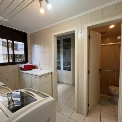 Apartamentos com 139m², 4 quartos, 1 suíte, 2 garagens, no bairro Centro em Florianópolis