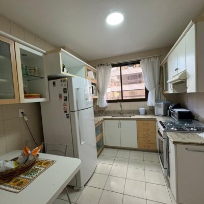 Apartamentos com 139m², 4 quartos, 1 suíte, 2 garagens, no bairro Centro em Florianópolis