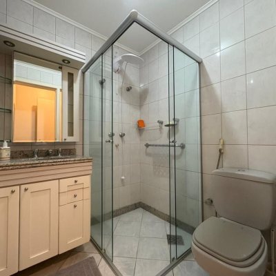 Apartamentos com 139m², 4 quartos, 1 suíte, 2 garagens, no bairro Centro em Florianópolis