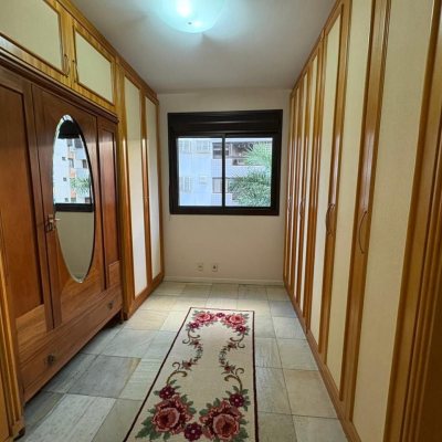 Apartamentos com 139m², 4 quartos, 1 suíte, 2 garagens, no bairro Centro em Florianópolis