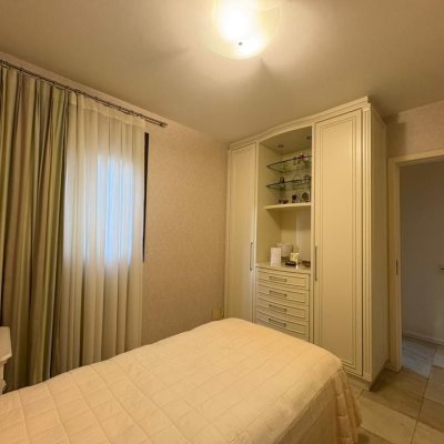 Apartamentos com 139m², 4 quartos, 1 suíte, 2 garagens, no bairro Centro em Florianópolis