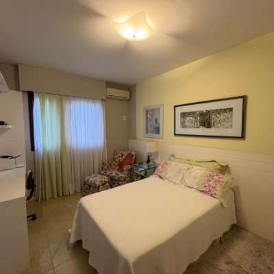 Apartamentos com 139m², 4 quartos, 1 suíte, 2 garagens, no bairro Centro em Florianópolis
