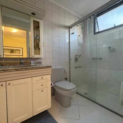 Apartamentos com 139m², 4 quartos, 1 suíte, 2 garagens, no bairro Centro em Florianópolis