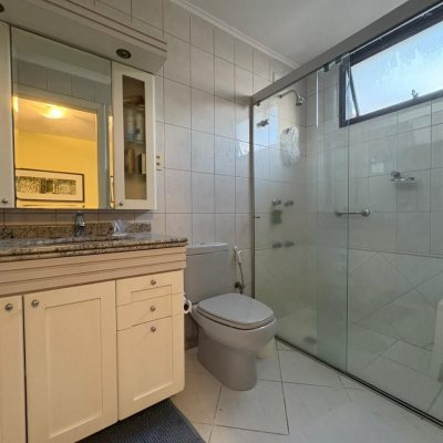 Apartamentos com 139m², 4 quartos, 1 suíte, 2 garagens, no bairro Centro em Florianópolis