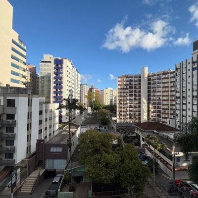 Apartamentos com 139m², 4 quartos, 1 suíte, 2 garagens, no bairro Centro em Florianópolis