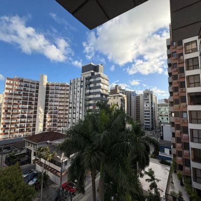 Apartamentos com 139m², 4 quartos, 1 suíte, 2 garagens, no bairro Centro em Florianópolis