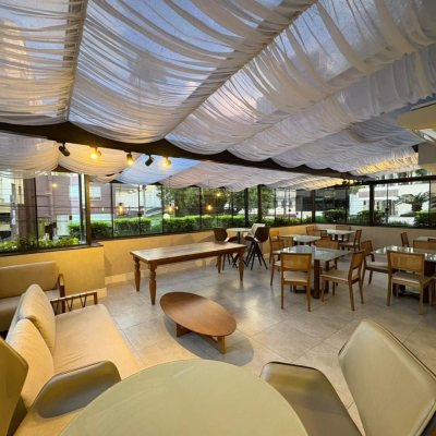 Apartamentos com 139m², 4 quartos, 1 suíte, 2 garagens, no bairro Centro em Florianópolis