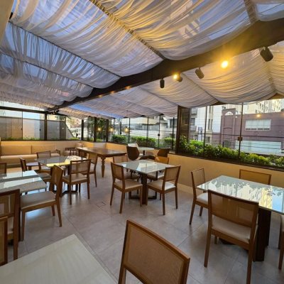 Apartamentos com 139m², 4 quartos, 1 suíte, 2 garagens, no bairro Centro em Florianópolis