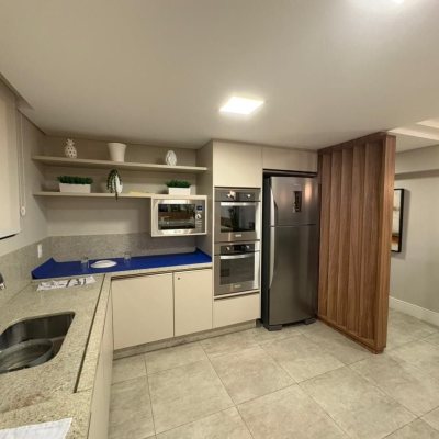Apartamentos com 139m², 4 quartos, 1 suíte, 2 garagens, no bairro Centro em Florianópolis