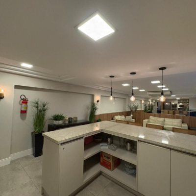 Apartamentos com 139m², 4 quartos, 1 suíte, 2 garagens, no bairro Centro em Florianópolis