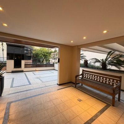 Apartamentos com 139m², 4 quartos, 1 suíte, 2 garagens, no bairro Centro em Florianópolis