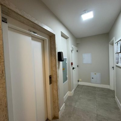 Apartamentos com 139m², 4 quartos, 1 suíte, 2 garagens, no bairro Centro em Florianópolis
