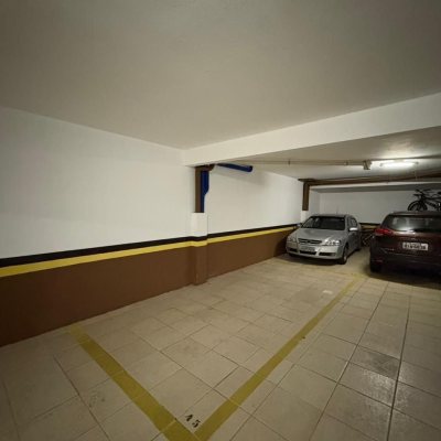 Apartamentos com 139m², 4 quartos, 1 suíte, 2 garagens, no bairro Centro em Florianópolis