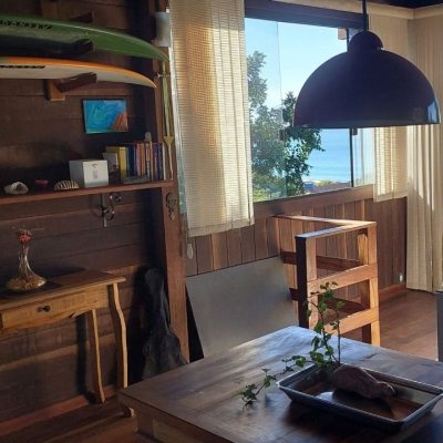 Casa Residencial com 180m², 3 quartos, no bairro Armação do Pântano do Sul em Florianópolis