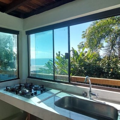 Casa Residencial com 180m², 3 quartos, no bairro Armação do Pântano do Sul em Florianópolis