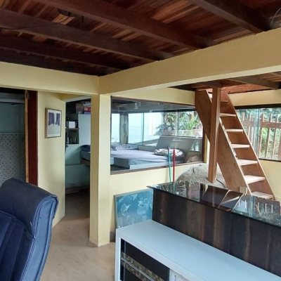 Casa Residencial com 180m², 3 quartos, no bairro Armação do Pântano do Sul em Florianópolis