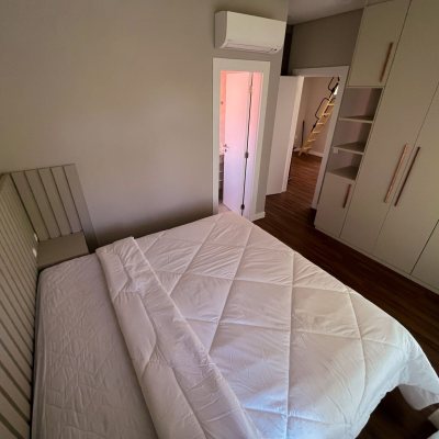 Casa Residencial com 400m², 4 quartos (sendo 4 suítes), 4 garagens, no bairro Jurerê Internacional em Florianópolis
