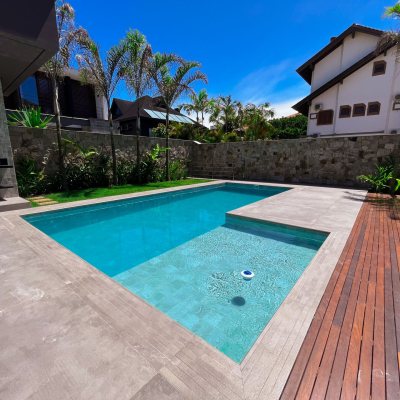 Casa Residencial com 400m², 4 quartos (sendo 4 suítes), 4 garagens, no bairro Jurerê Internacional em Florianópolis