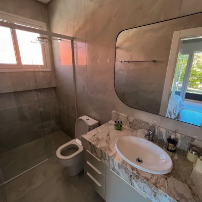 Casa Residencial com 400m², 4 quartos (sendo 4 suítes), 4 garagens, no bairro Jurerê Internacional em Florianópolis