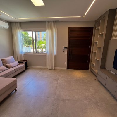 Casa Residencial com 400m², 4 quartos (sendo 4 suítes), 4 garagens, no bairro Jurerê Internacional em Florianópolis