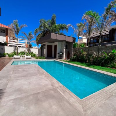 Casa Residencial com 400m², 4 quartos (sendo 4 suítes), 4 garagens, no bairro Jurerê Internacional em Florianópolis