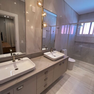 Casa Residencial com 400m², 4 quartos (sendo 4 suítes), 4 garagens, no bairro Jurerê Internacional em Florianópolis