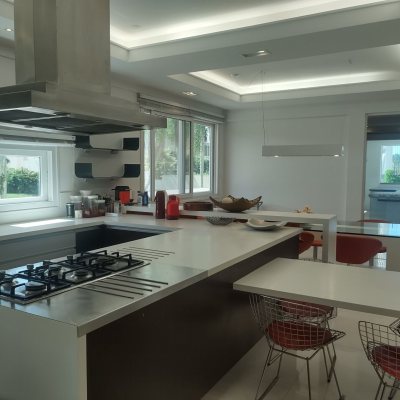 Casa Residencial com 995m², 9 quartos, 8 suítes, 4 garagens, no bairro Jurerê Internacional em Florianópolis