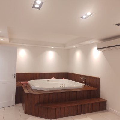 Casa Residencial com 995m², 9 quartos, 8 suítes, 4 garagens, no bairro Jurerê Internacional em Florianópolis