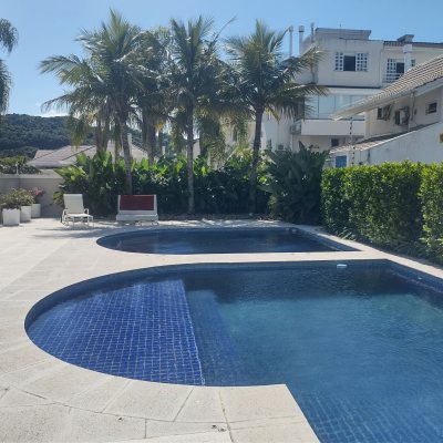 Casa Residencial com 995m², 9 quartos, 8 suítes, 4 garagens, no bairro Jurerê Internacional em Florianópolis