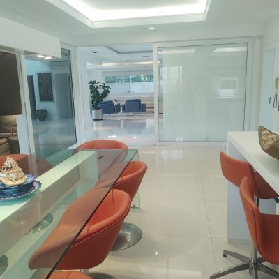 Casa Residencial com 995m², 9 quartos, 8 suítes, 4 garagens, no bairro Jurerê Internacional em Florianópolis