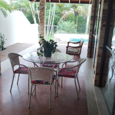 Casa Residencial com 355m², 3 quartos, 2 suítes, 2 garagens, no bairro Jurerê Internacional em Florianópolis