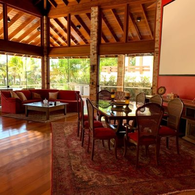 Casa Residencial com 355m², 3 quartos, 2 suítes, 2 garagens, no bairro Jurerê Internacional em Florianópolis