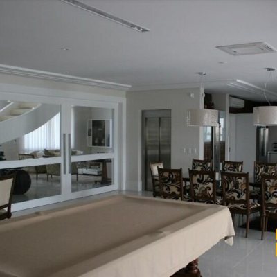 Casa Residencial com 758m², 5 quartos, 5 suítes, 5 garagens, no bairro Jurerê Internacional em Florianópolis