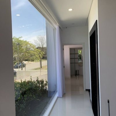 Casa Residencial com 739m², 4 quartos, 4 suítes, 4 garagens, no bairro Jurerê Internacional em Florianópolis