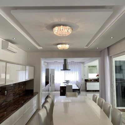 Casa Residencial com 739m², 4 quartos, 4 suítes, 4 garagens, no bairro Jurerê Internacional em Florianópolis