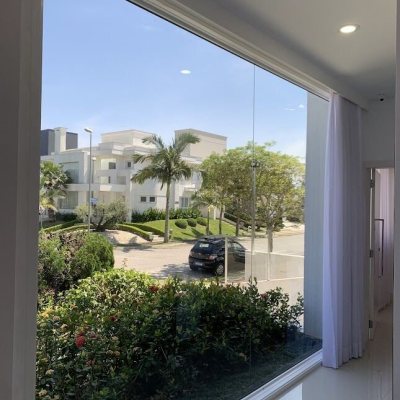 Casa Residencial com 739m², 4 quartos, 4 suítes, 4 garagens, no bairro Jurerê Internacional em Florianópolis