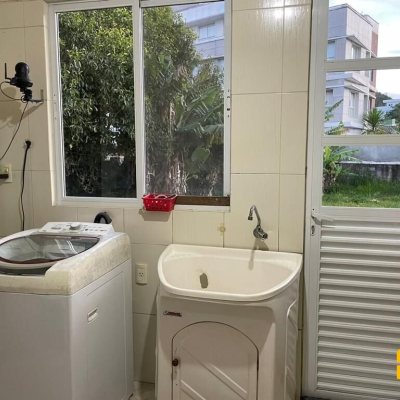 Casa Residencial com 450m², 4 quartos, 3 suítes, 4 garagens, no bairro Jurerê em Florianópolis