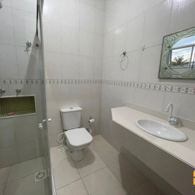 Casa Residencial com 450m², 4 quartos, 3 suítes, 4 garagens, no bairro Jurerê em Florianópolis