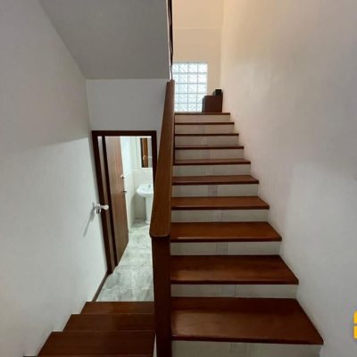 Casa Residencial com 450m², 4 quartos, 3 suítes, 4 garagens, no bairro Jurerê em Florianópolis